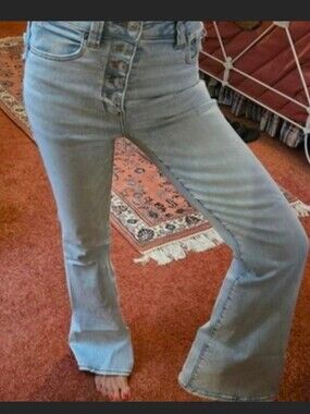 American Eagle Outfitters Light Blue High-Rise Button-Fly Flare Jeans Size 4